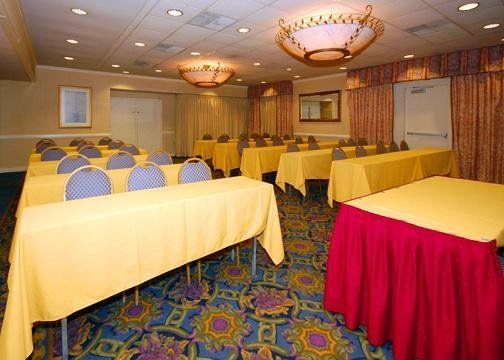 Quality Meadowlands Hotel 3*